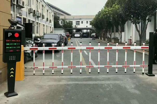 車牌識(shí)別_專業(yè)安裝車牌識(shí)別哦